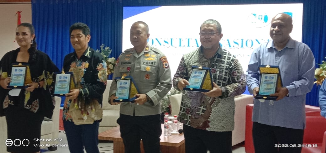 Bawa materi dikegiatan (KONAS GMKI) Ketua DPRP minta Kader GMKI Harus Solid  Agar bisa menduduki Jabatan Strategis di Papua dalam Erah Otsus