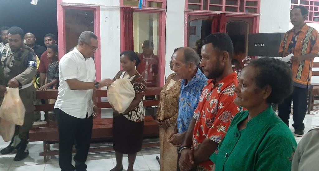 Pesan natal Bupati: Masyarakat Yapen barat diminta terapkan Perilaku hidup sederhana