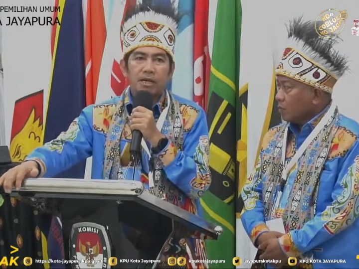 Usai lakukan Pendaftaran di KPU Kandidat Walikota Jayapura JBR Ajak warga kota Gunakan Hak Pilih mereka dengan baik