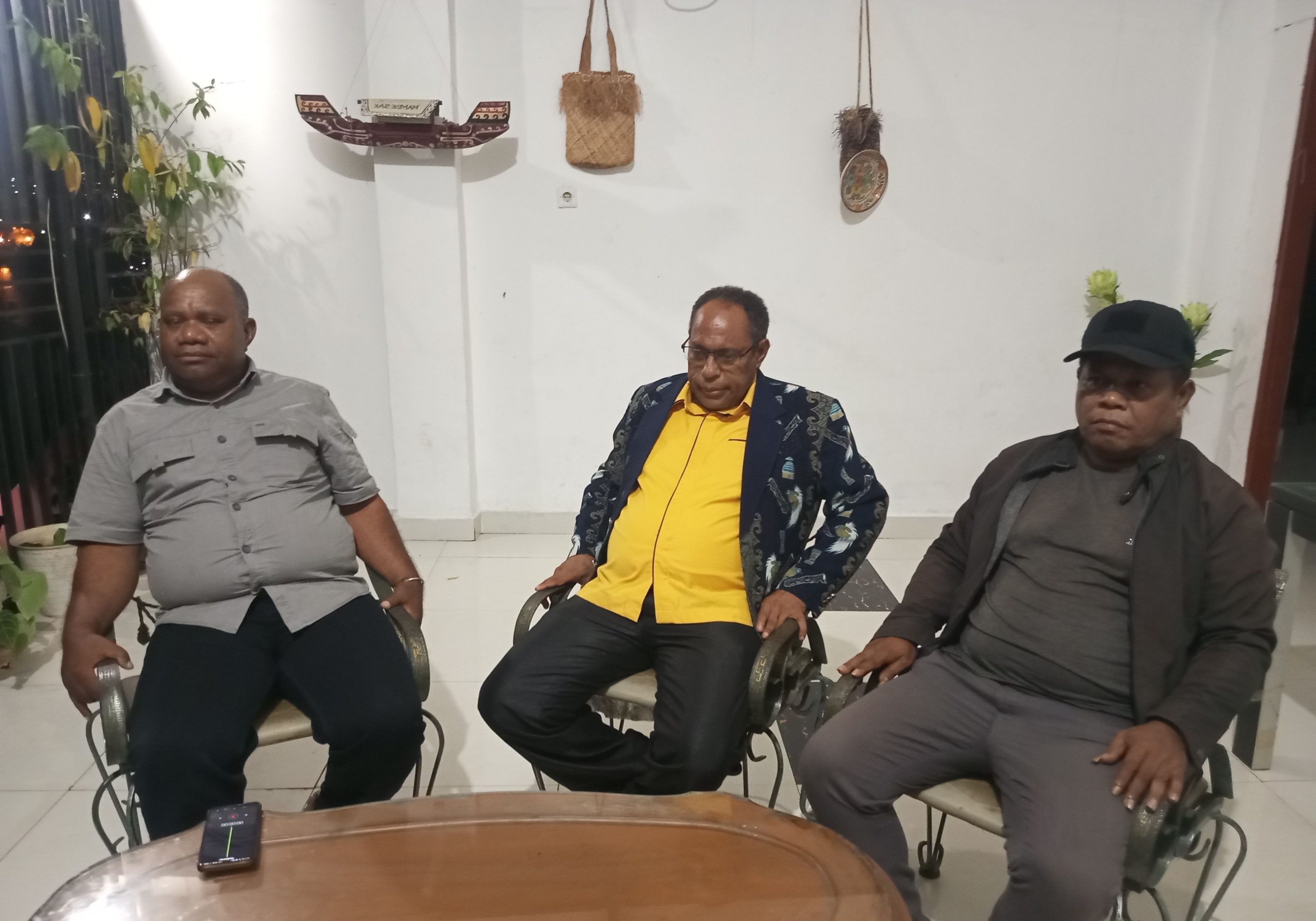 Cucu Guru Injil Pertama GKI di Papua, “PETRUS KAFIAR” berpesan para Pendeta lupakan perbedaan, bergandengan tangan Berdoa serahkan seluruh persoalan PSU kepada KPU dan Bawaslu