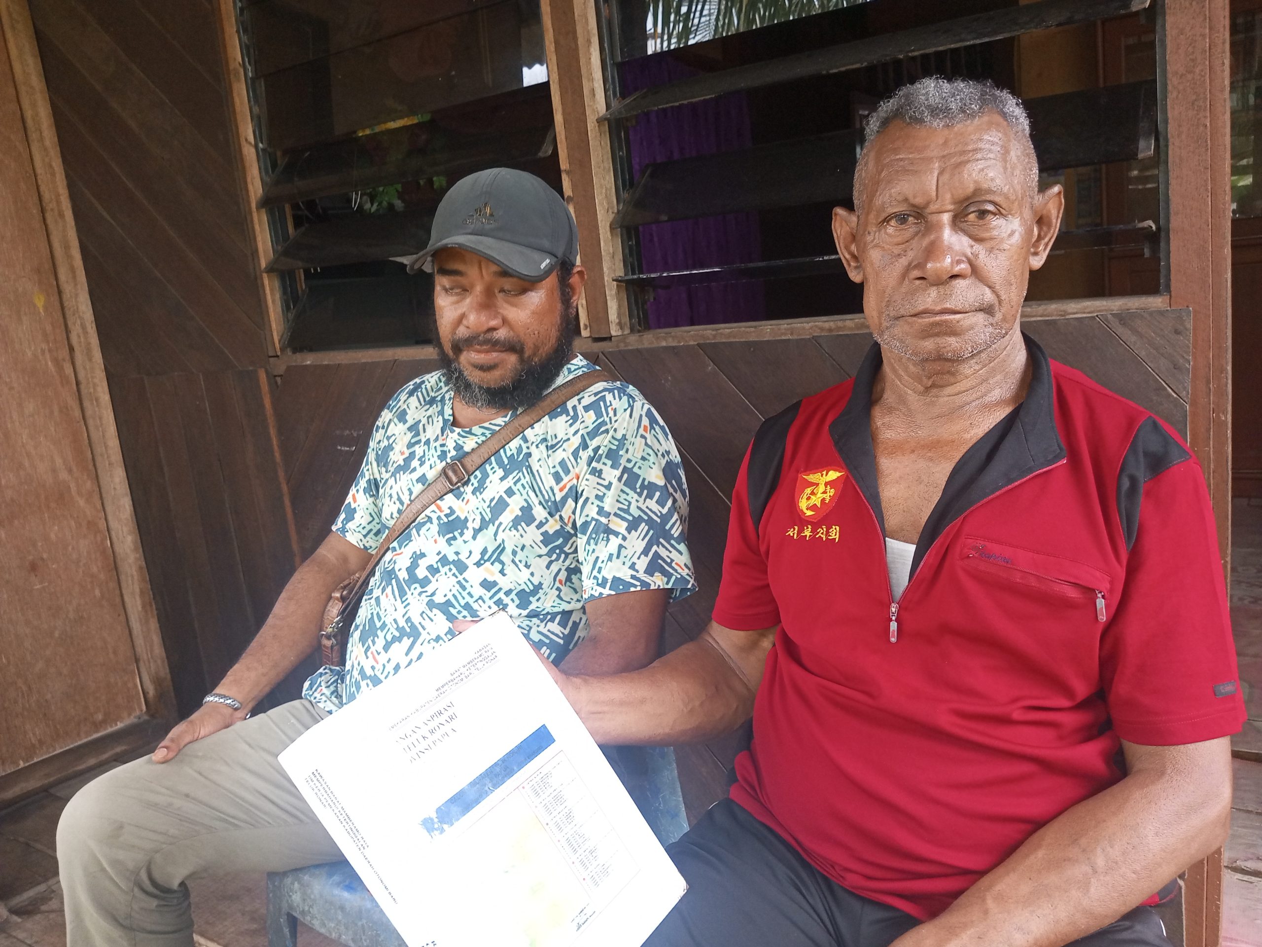 Ket.Tim CDOB, Teluk Ronari Pdt.Apolos Woisiri: Rakyat Mamberamo Jangan terpecah oleh hasil Pilgub Papua tetapi rapatkan barisan dukung Bupati bangun SDM dan Infrastruktur