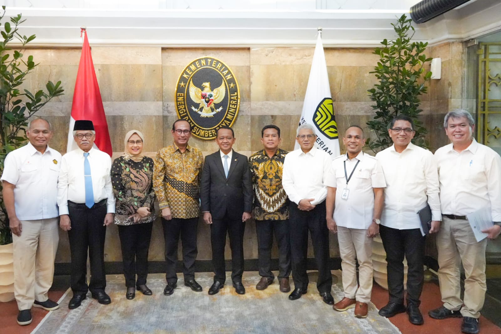 Johni Jonatan Numberi Anggota Dewan Energi Nasional Ucapkan terima kasih usai pelantikan  Anggota Dewan Energi Nasional