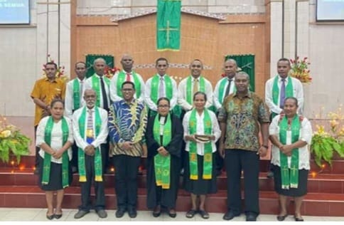 Serahkan Bantuan ke Gereja, Anggota DPD RI: Pembangunan Tidak Cuma Infrastruktur