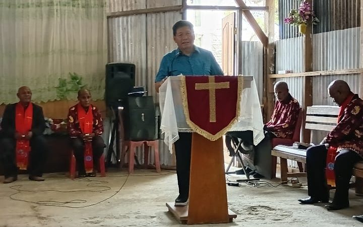 Anggota DPR‑RI Tonny Tesar Hadiri Perayaan HUT ke‑70 GKI Imanuel Dondai, Serukan Cegah Kebakaran di Danau Sentani