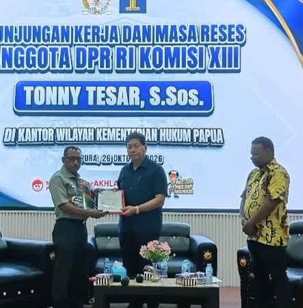 Reses diKanwil Kemenkum Papua Anggota DPR RI Tonny Tesar Dorong Perdasus Masyarakat Adat dan Perlindungan Perempuan Adat