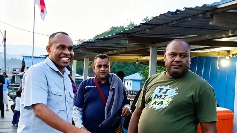 Nasdem turun ke Kampung Tobati, Wakil Ketua I DPRK Kota Jayapura Max Karubaba serap Aspirasi Warga
